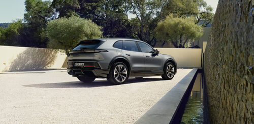 Porsche Cayenne Electric image